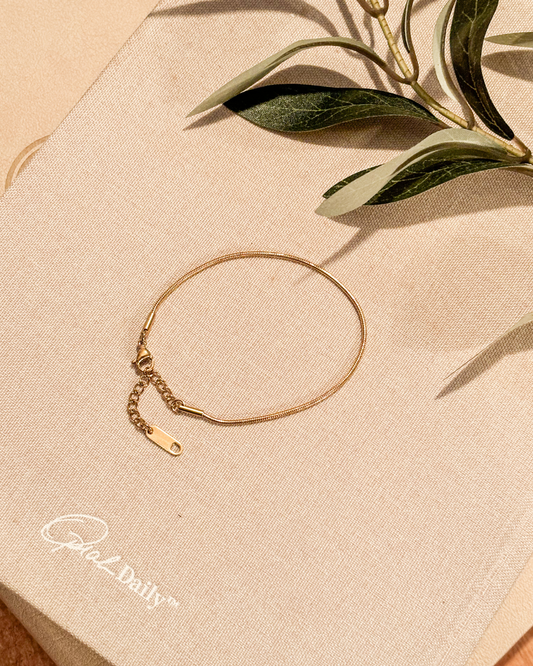 Luarys Thin Gold Bracelet