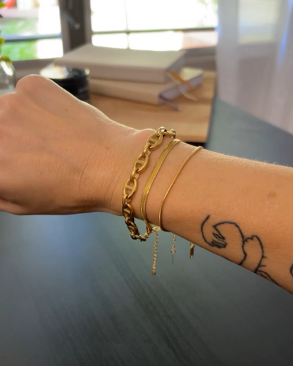 Luarys Thin Gold Bracelet